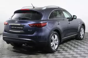 Infiniti  4