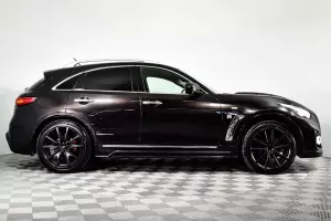 Infiniti  3