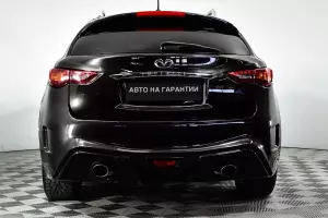 Infiniti  5
