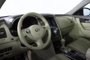 Infiniti  10