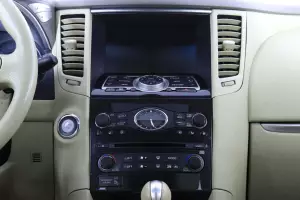 Infiniti  12