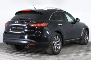 Infiniti  4