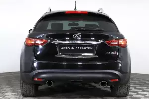 Infiniti  5