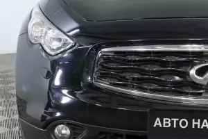 Infiniti  6