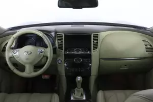 Infiniti  9