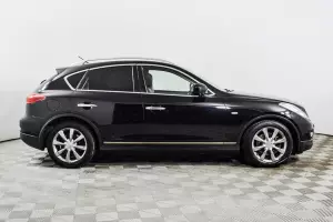 Infiniti  3