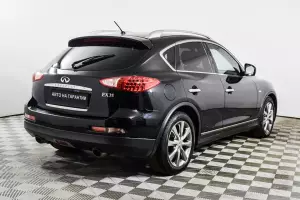Infiniti  4