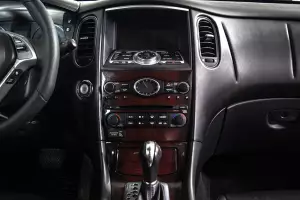 Infiniti  7