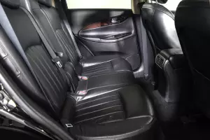 Infiniti  8