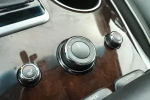Infiniti  6