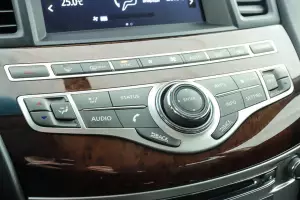 Infiniti  4