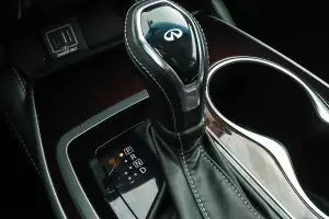 Infiniti  3