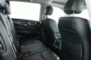 Infiniti  2