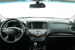 Infiniti  17