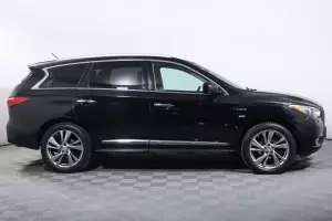 Infiniti  3