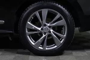 Infiniti  6
