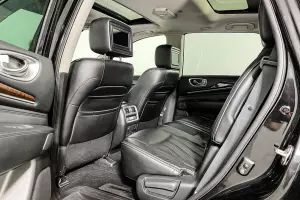 Infiniti  12