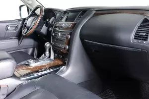 Infiniti  10