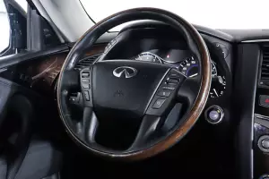 Infiniti  8