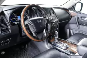 Infiniti  6