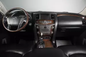 Infiniti  9