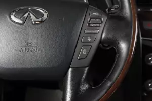 Infiniti  6