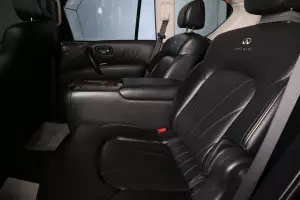 Infiniti  2
