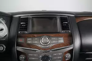Infiniti  12