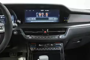 Kia  10