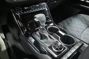Kia  8
