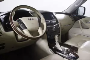 Infiniti  10