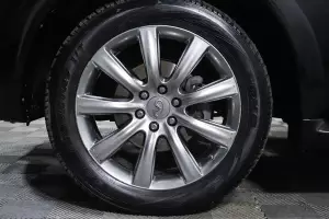 Infiniti  6