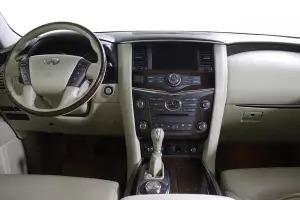 Infiniti  7