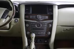 Infiniti  9