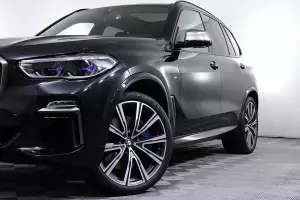 BMW  1