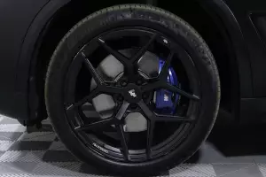 BMW  7
