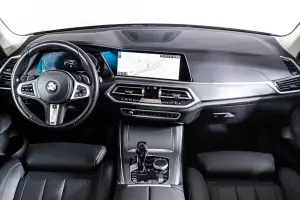 BMW  8
