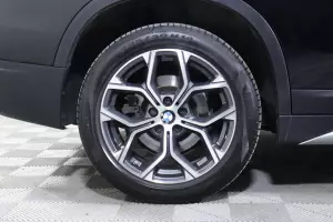BMW  8