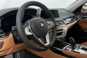 BMW  9