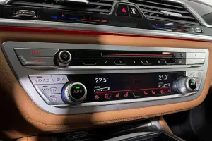 BMW  7