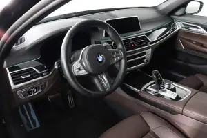 BMW  11