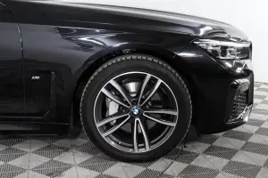 BMW  7