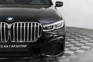 BMW  8