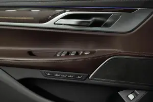 BMW  12