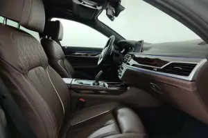 BMW  7