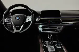 BMW  9