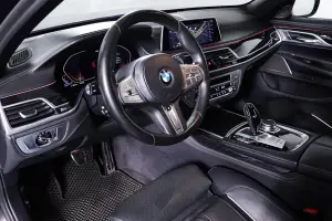 BMW  12
