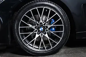 BMW  8