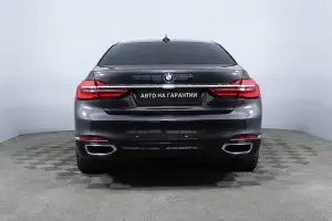 BMW  18