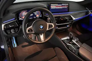 BMW  8
